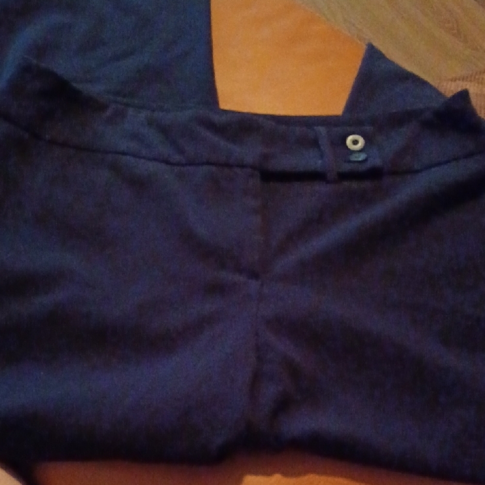 -- Gloria Vanderbilt Deep Black Trousers - Picture 3 of 7